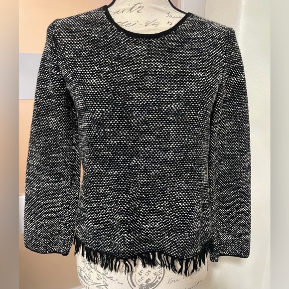 Theory Sweaters - THEORY Vendla Black White Tweed Fringe pullover 
Sweater SZ Small EUC…
